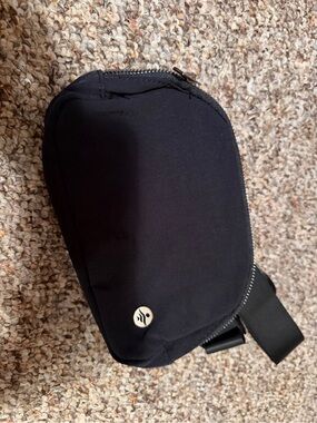 HALARA Black Crossbody Sling Bag
